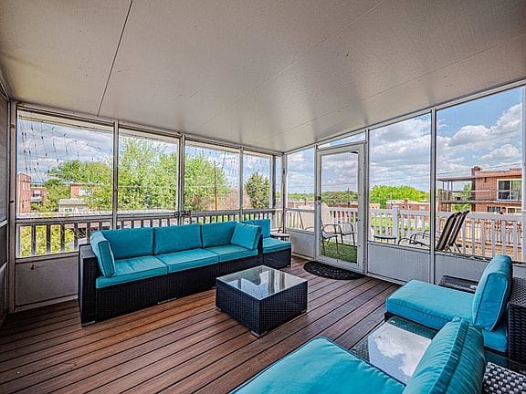 2-bedroom apartment in 16th Street Heights 3