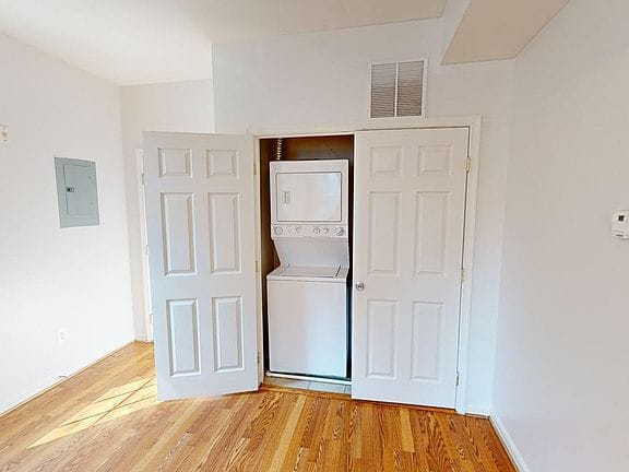 2-bedroom apartment in Pleasant Plains 8