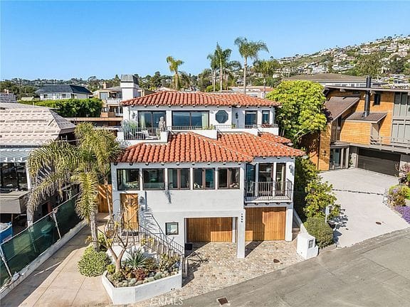 4-bedroom apartment in LAGUNA BEACH 1