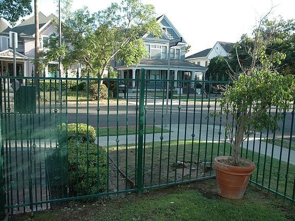 1-bedroom apartment in University Park 4