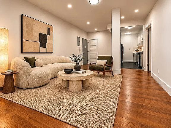 2-bedroom apartment in Elmhurst 2