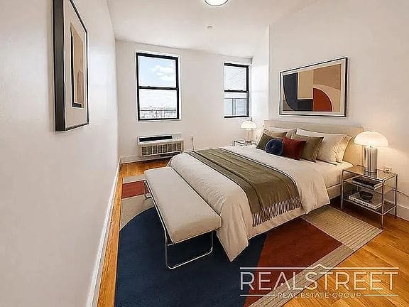 2-bedroom apartment in Elmhurst 5