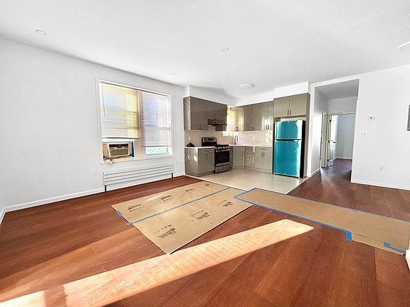 3-bedroom apartment in Dyker Heights 4