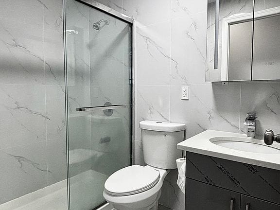 3-bedroom apartment in Dyker Heights 10