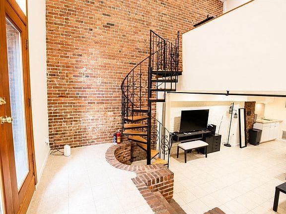 2-bedroom apartment in Back Bay 6