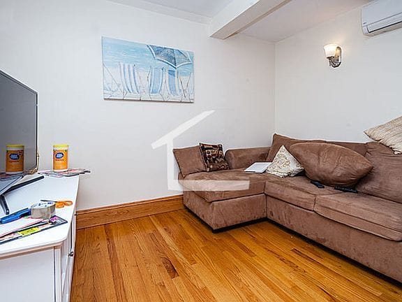 4-bedroom apartment in Beacon Hill 4