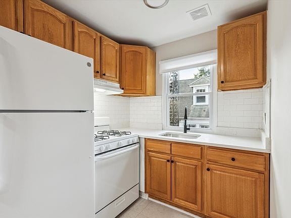 2-bedroom apartment in West Mount Airy 6