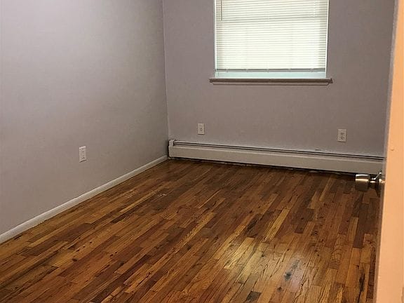 3-bedroom apartment in Wakefield 8