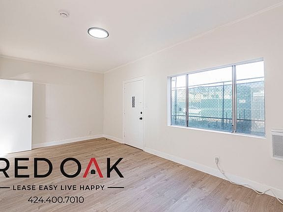 1-bedroom apartment in East Hollywood 3