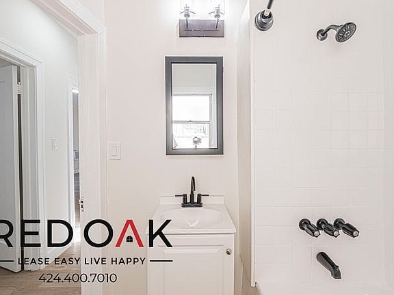 1-bedroom apartment in East Hollywood 12