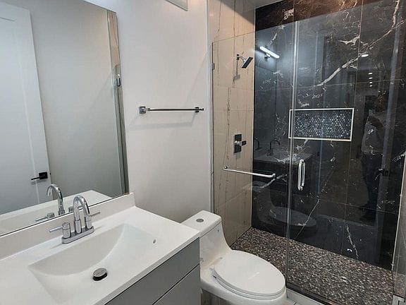 3-bedroom apartment in Petworth 2