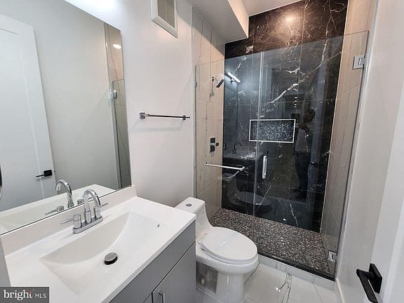 3-bedroom apartment in Petworth 10