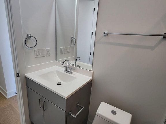 3-bedroom apartment in Petworth 12