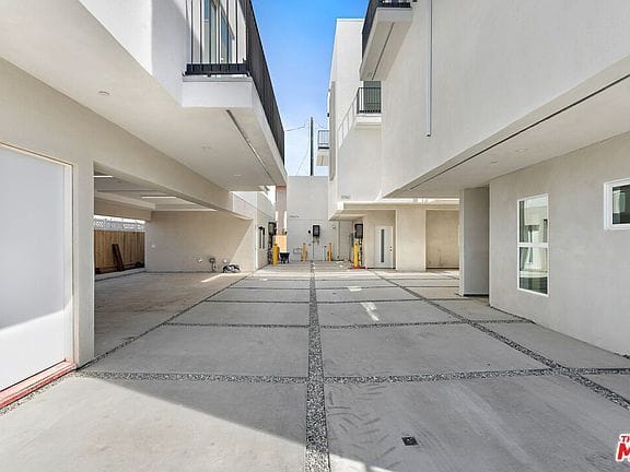 1-bedroom apartment in North Hollywood 5