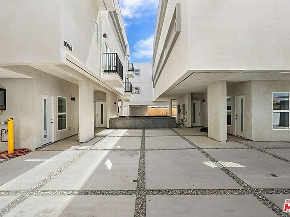 1-bedroom apartment in North Hollywood 6