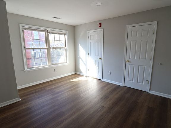 3-bedroom apartment in North Central 6