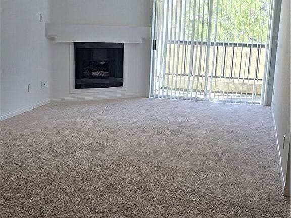 2-bedroom apartment in Woodland Hills 1