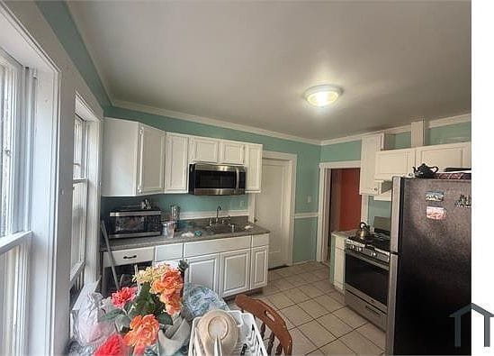 3-bedroom apartment in Roslindale 6