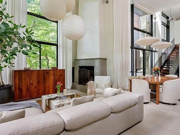 3-bedroom apartment in Lake Claire 9