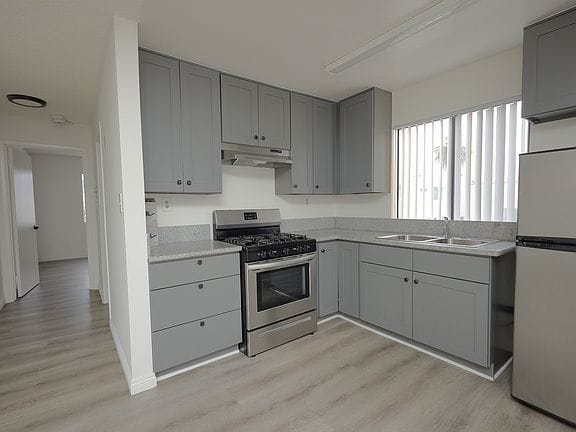 2-bedroom apartment in East Hollywood 1