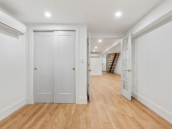 4-bedroom apartment in Clinton Hill 12