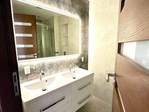 1-bedroom apartment in Greenpoint 5