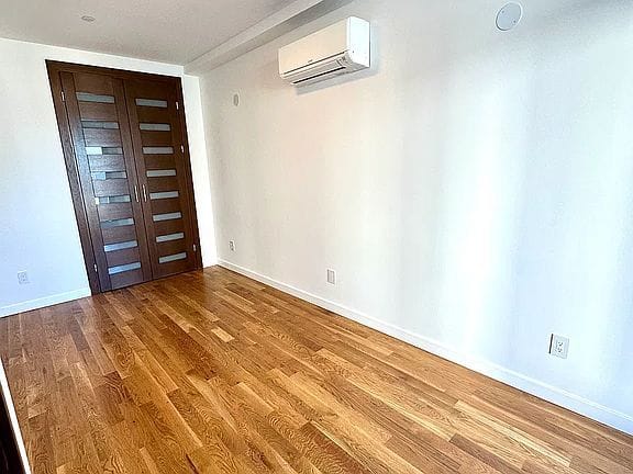 1-bedroom apartment in Greenpoint 6