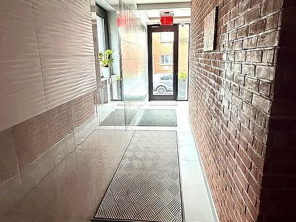 1-bedroom apartment in Greenpoint 8
