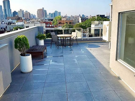 1-bedroom apartment in Greenpoint 10