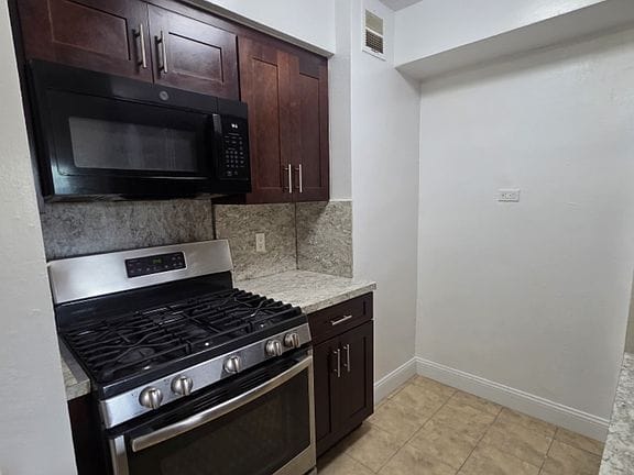 Studio apartment in Jamaica Hills 6
