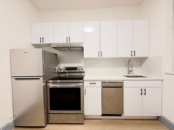 1-bedroom apartment in Kips Bay 2
