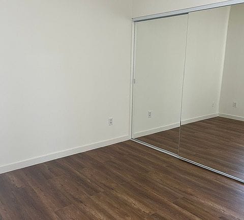 2-bedroom apartment in Toluca Lake 9