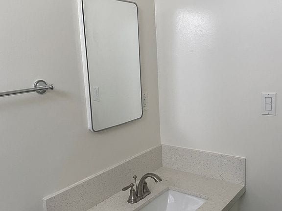 1-bedroom apartment in Koreatown 7