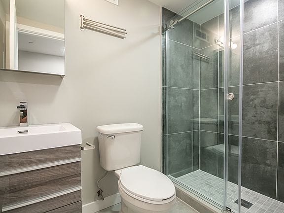 4-bedroom apartment in North Central 2