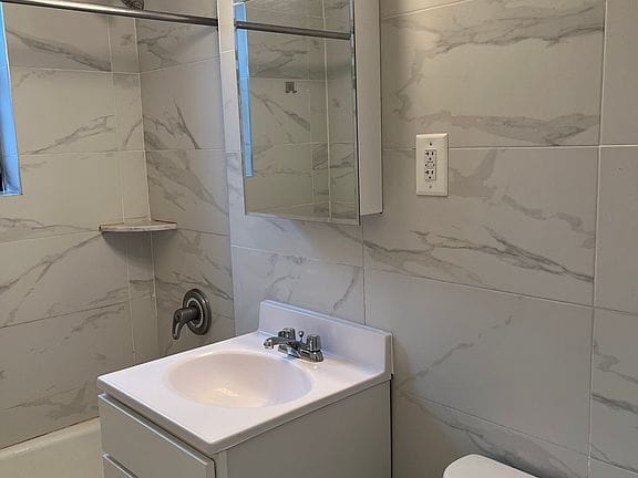 2-bedroom apartment in Flushing 9