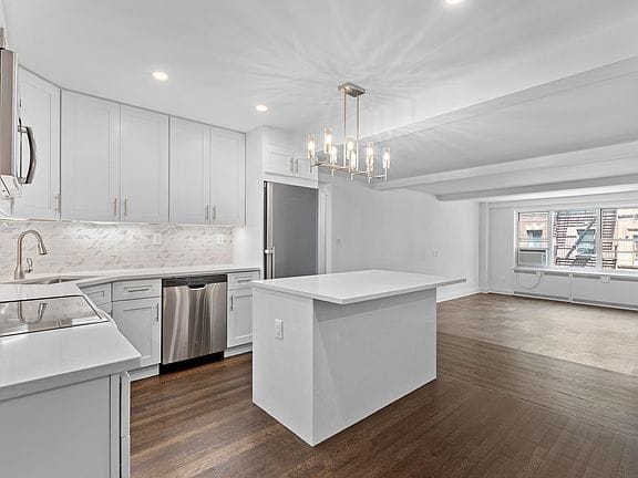 3-bedroom apartment in Upper East Side 2
