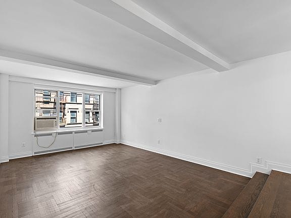 3-bedroom apartment in Upper East Side 6