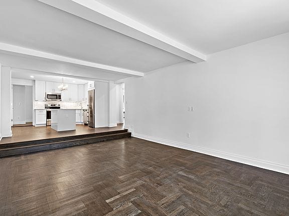 3-bedroom apartment in Upper East Side 8
