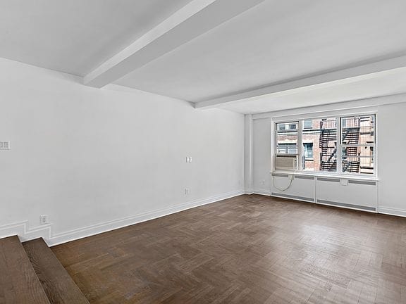 3-bedroom apartment in Upper East Side 9