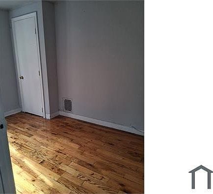 4-bedroom apartment in Frankford 8