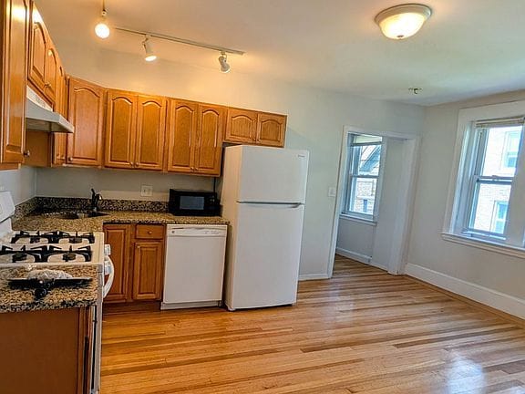 2-bedroom apartment in Brighton 8