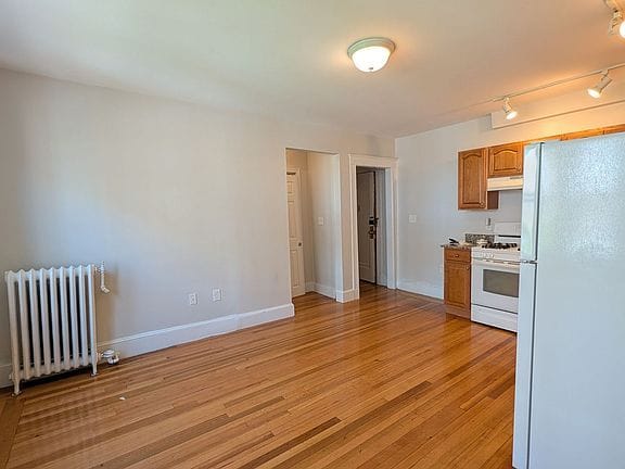 2-bedroom apartment in Brighton 9
