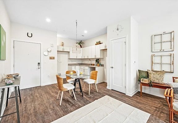 1-bedroom apartment in North Central 2