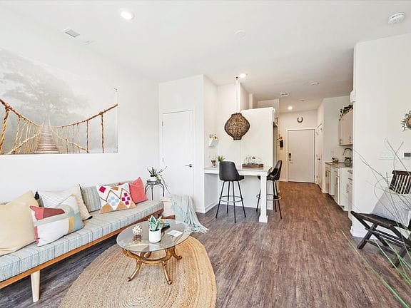 1-bedroom apartment in North Central 12