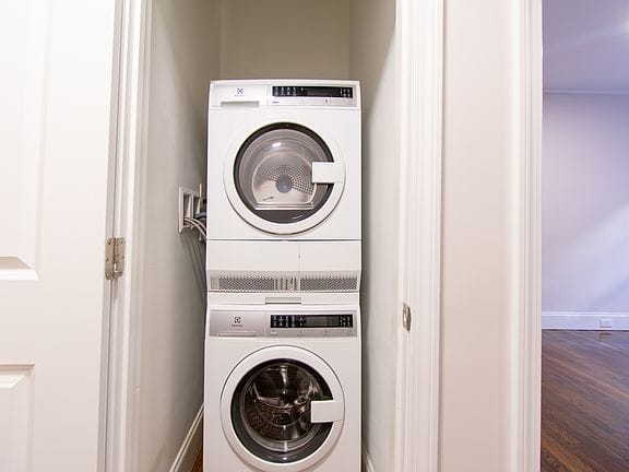 2-bedroom apartment in Back Bay 10