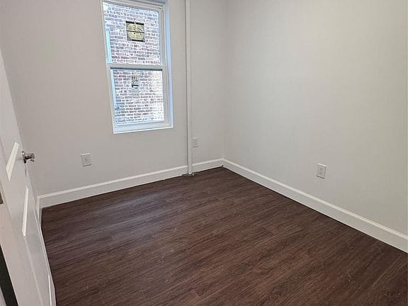 3-bedroom apartment in Flushing 3