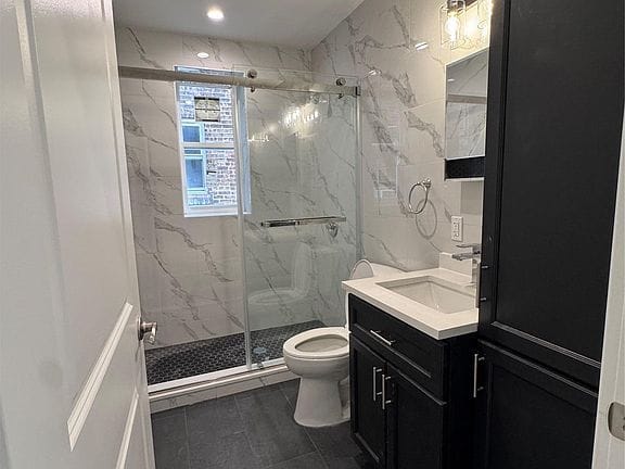 3-bedroom apartment in Flushing 4