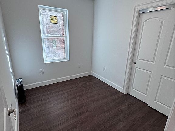 3-bedroom apartment in Flushing 5