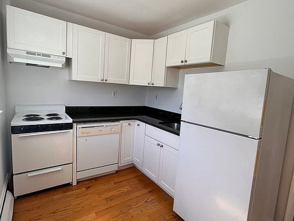 1-bedroom apartment in Brighton 3