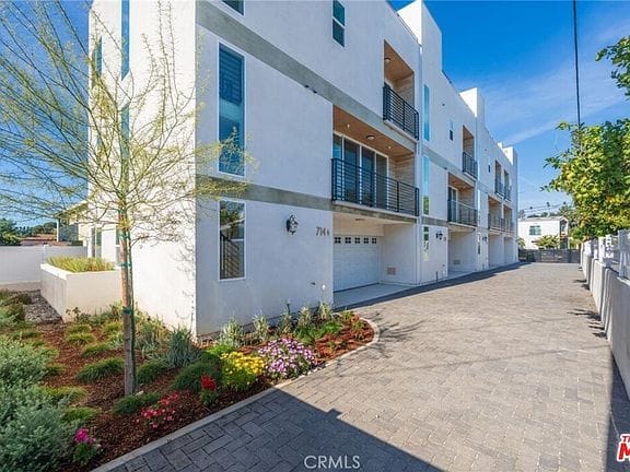 4-bedroom apartment in Highland Park 1